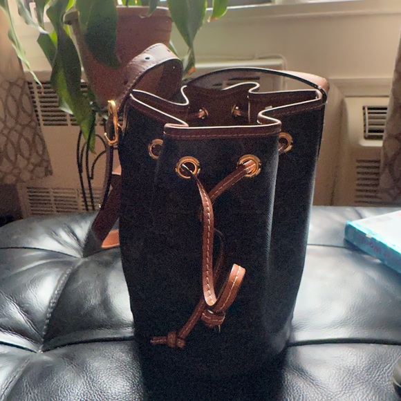 Celine Triomphe canvas small bucket bag - Picture 13 of 15